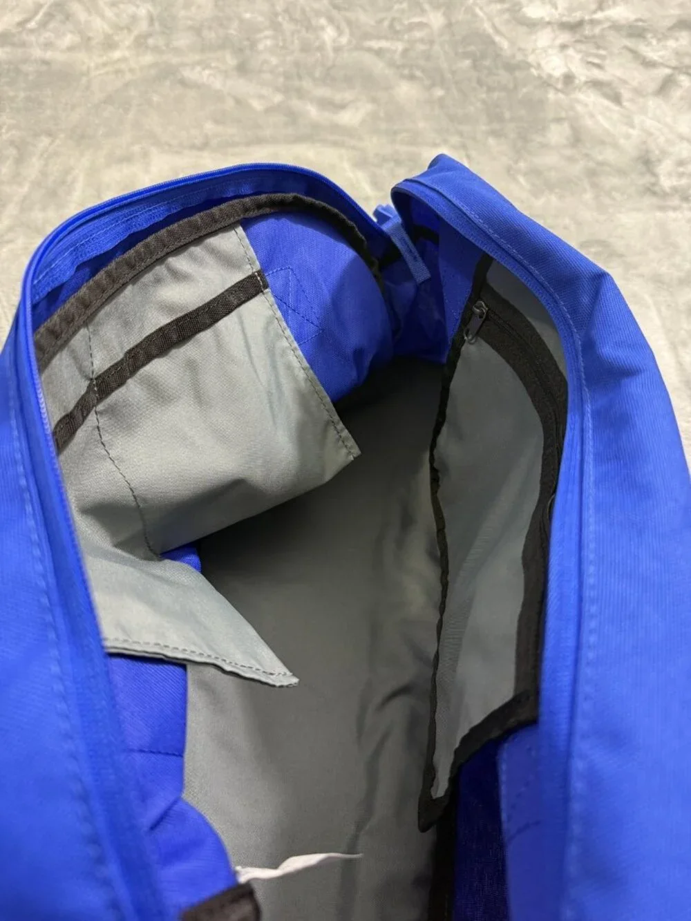 New Nike Blue Duffel Bag Soft Case Water Resistant Youth Sports Gym Travel